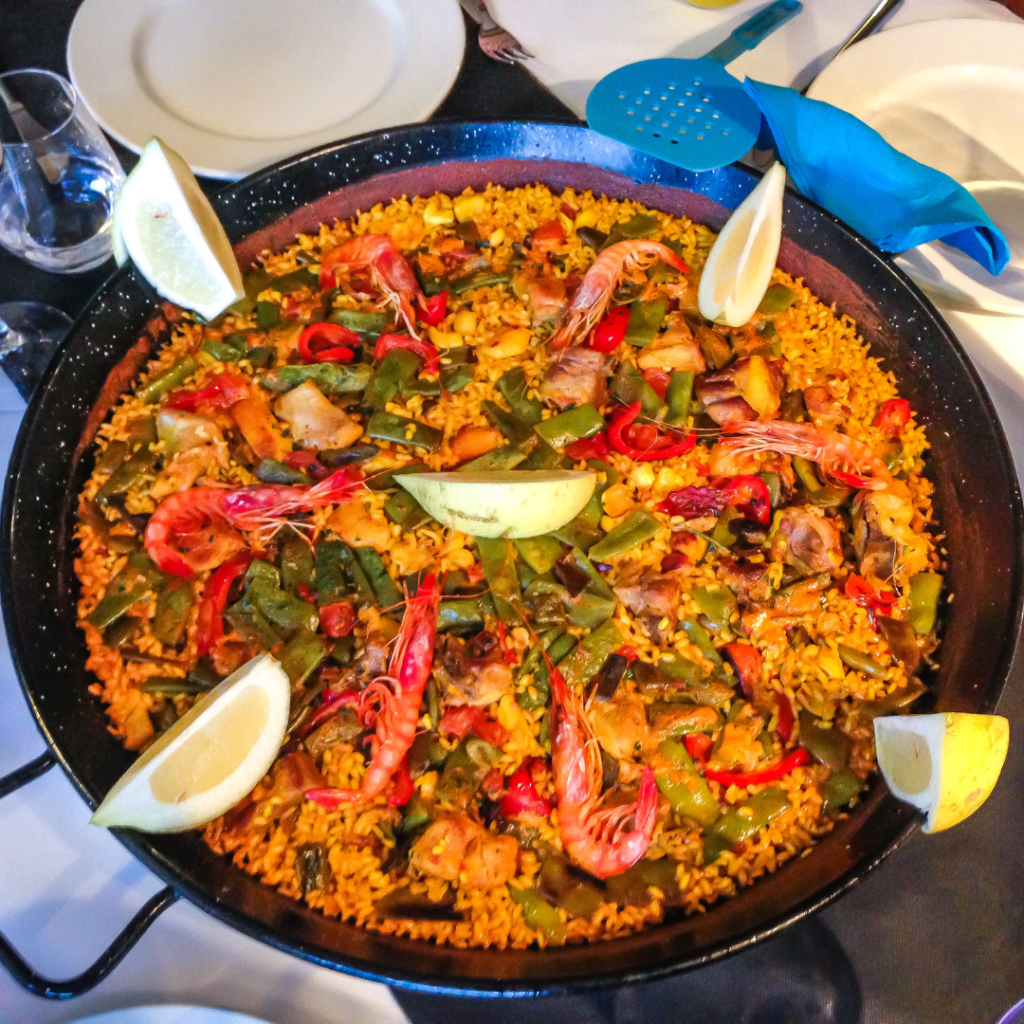 picture of a paella